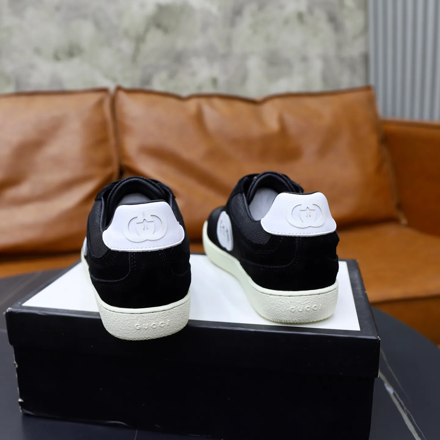 Men's shoes: 400💰🙅‍♂️🙅‍♂️🙅‍♂️ Brand: GUCCI Standard code: 38-44 (45 customized) Grade: Same as the official website Material: Original leather splicing Comfortable and breathable lining Original wear-resistant outsole Style category: Men's fashionable casual shoes Running sneakers Noble luxury brand elements Top luxury Color: actual picture color